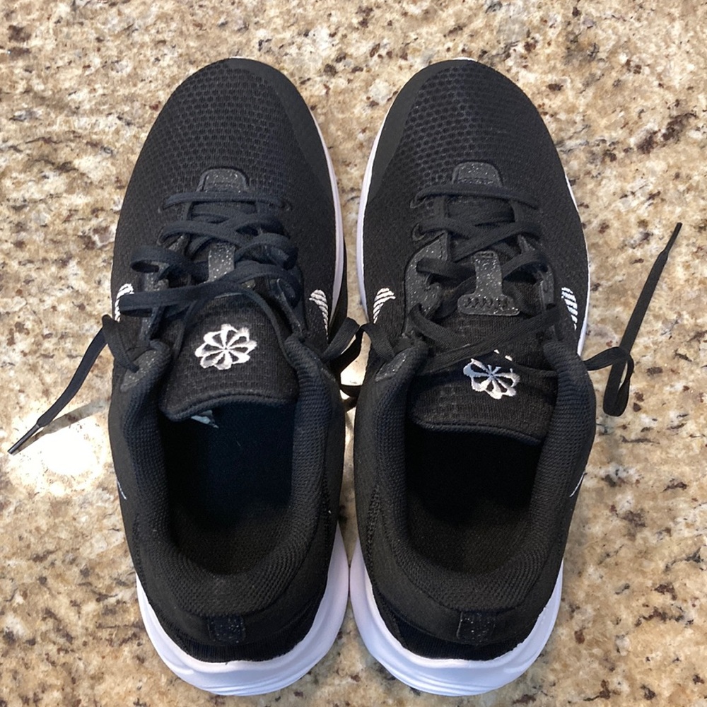 NIB Black Nike Flex Experience RN Size 11 4E (Wide)